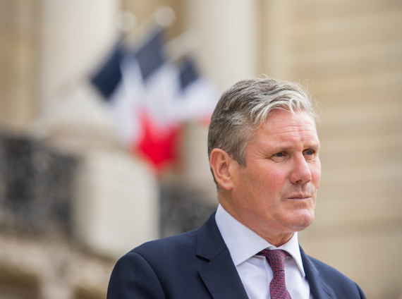 Keir Starmer, leader of the Labour Party, speaks to the media after meeting President Macron at the Elysée Palace